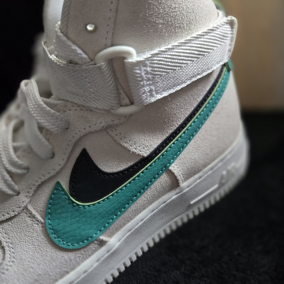 Nike Air Force 1 High SE Women's High Top Shoes 82 Series Neptune Green Sz 9 - Picture 3 of 10